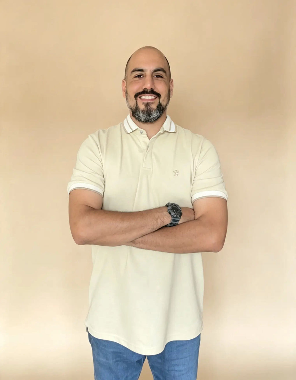 𝗖𝗮𝗺𝗶𝘀𝗲𝘁𝗮 piqué "𝗦𝗼𝗹𝘂𝗺" Beige/Cuello y mangas claras
